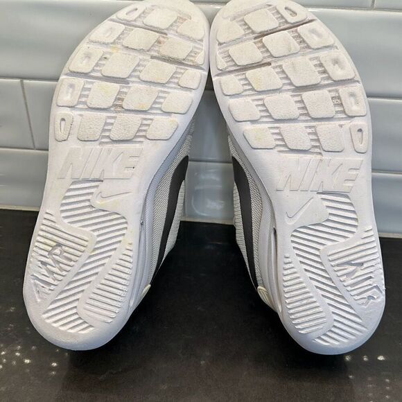 NIKE Women's Air Max Oketo Track & Field Shoes - Picture 12 of 15